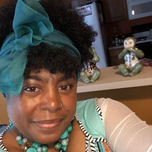 Meet your Posher, Joyce